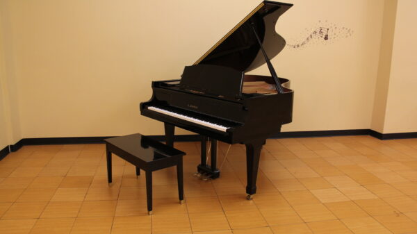 Kawai 6′ 1″ Performance Grand Piano