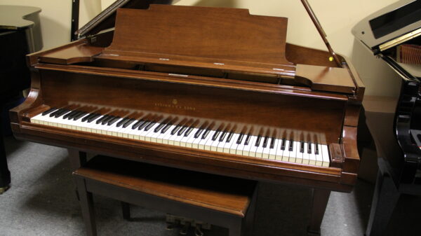 Steinway 5′ 7″ Baby Grand Piano