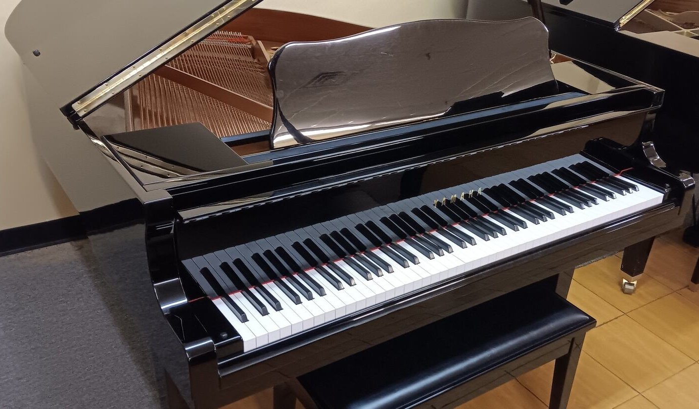 Yamaha 5'Baby Grand Piano - Image 8