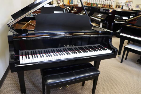 Yamaha 6' 1" - Model C3 - Conservatory Grand Piano