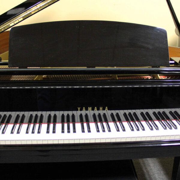 Yamaha 5′ 3″ Baby Grand Piano