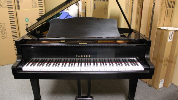 Yamaha 5' 8" Artist Grand Piano, Model G2, Traditional Ebony Semi-Gloss. Includes matching bench and 5 Year Guarantee Parts & Labor