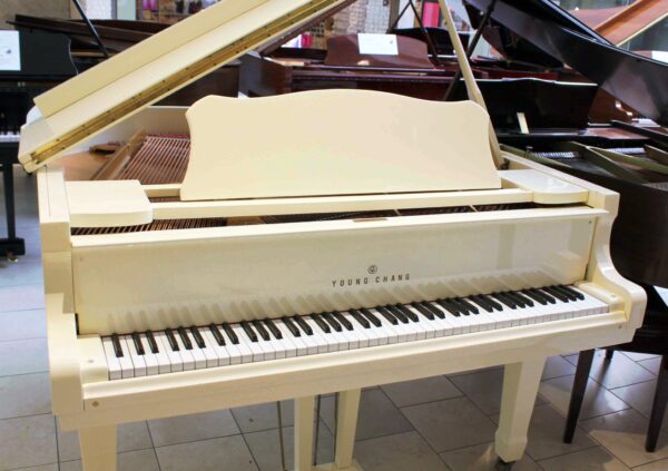Young Chang 5′ 2″ Baby Grand Piano With Ivory Polishing