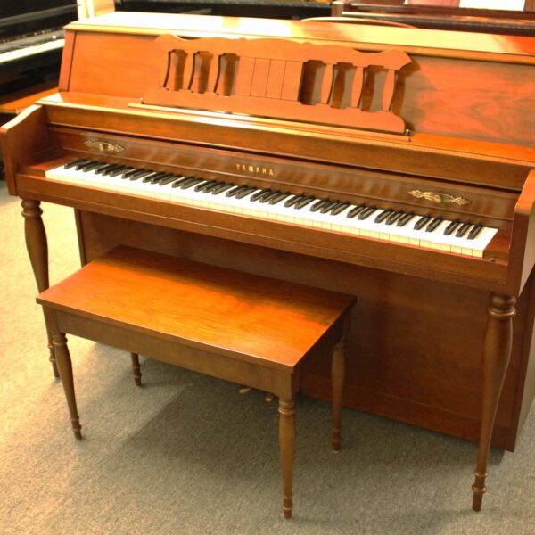 Yamaha 43" Designer console Piano