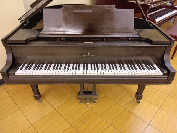 Steinway 5’ 7” Baby Grand Piano