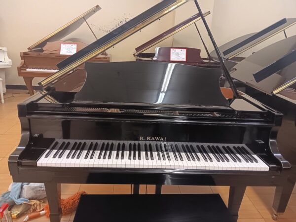 Kawai 5’ 10 ½” Grand Piano