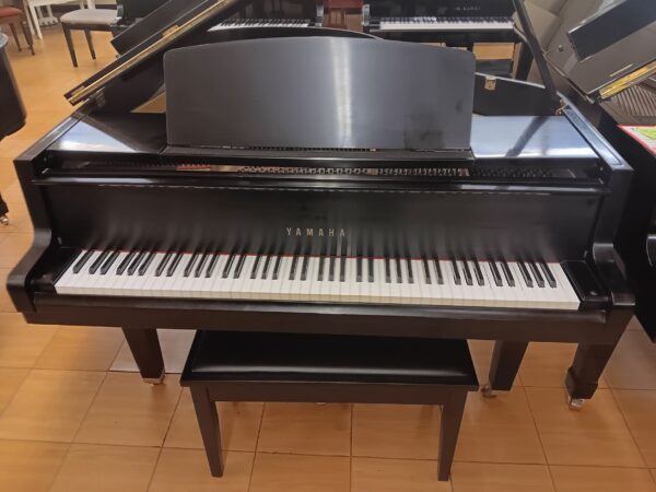 Yamaha 5’ 3” Baby Grand Piano