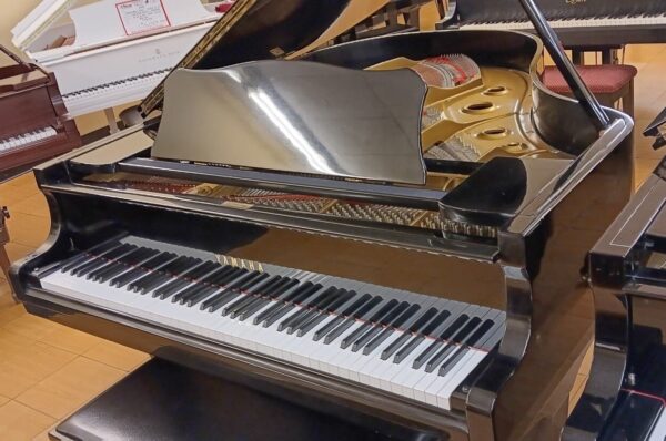 Yamaha 5’ 8” Baby Grand Piano - Image 5