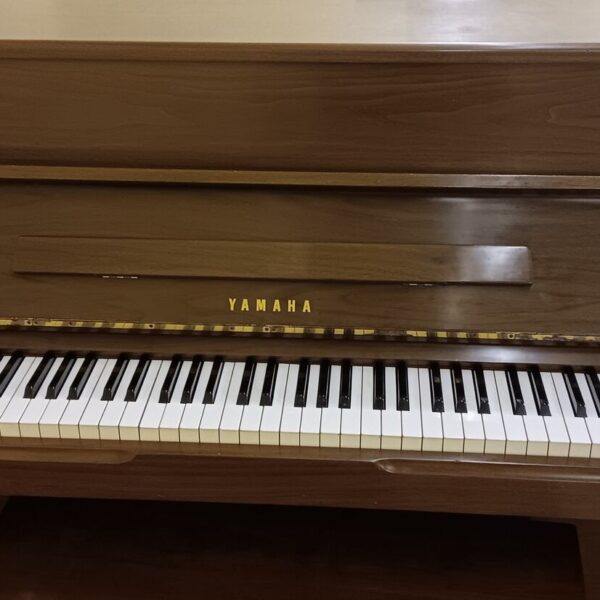 Yamaha Console Piano