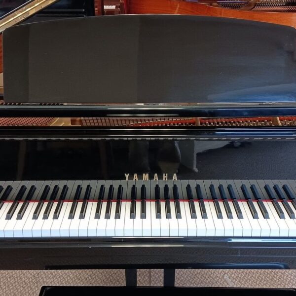 Yamaha 5’ 3” Baby Grand Piano