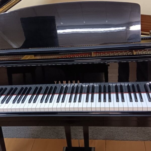 Yamaha GH1 5’ 3” Baby Grand Piano