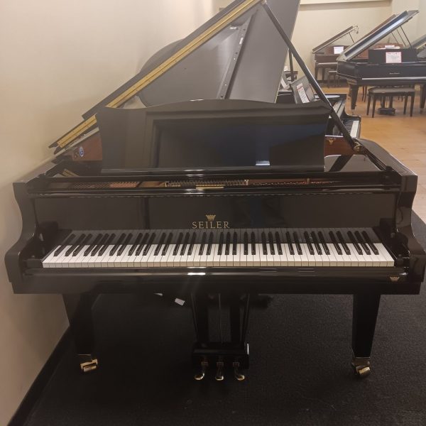 Seiler 6’ 2” Grand Piano