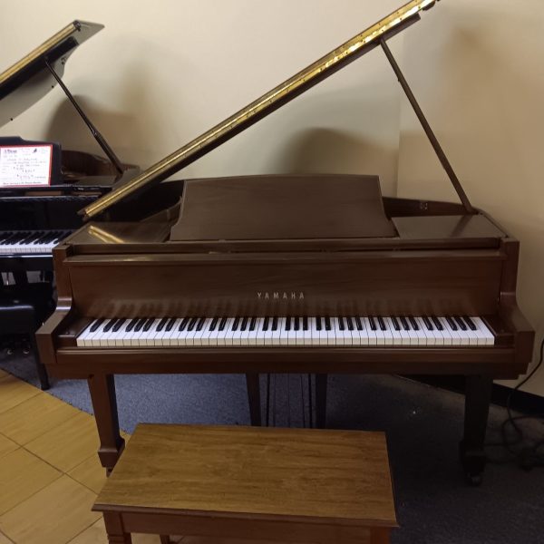Yamaha 5’ 1” Baby Grand Piano